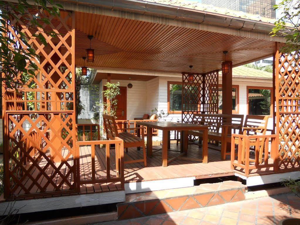 Strand Inn Hotel Bangkok Kültér fotó